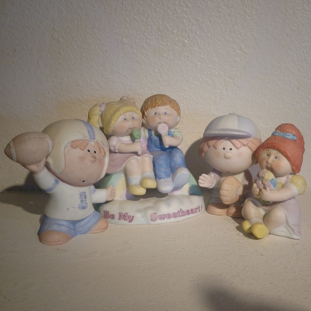 Figurines